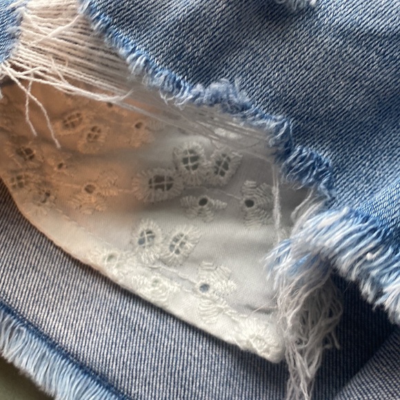 American Eagle Midi Distressed Denim Shorts — Size 0!! - Picture 3 of 7